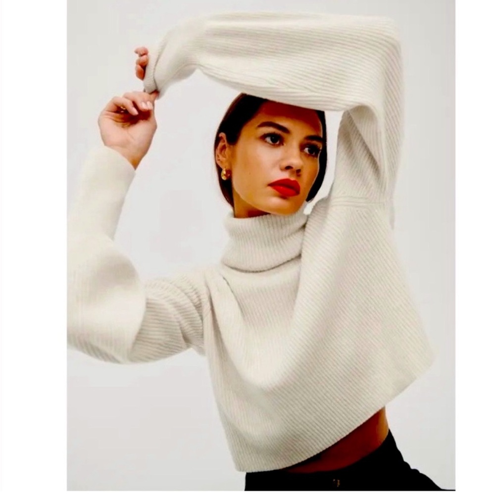 New Reformation 100% Cashmere Ribbed Luisa Cropped Turtleneck Sweater M